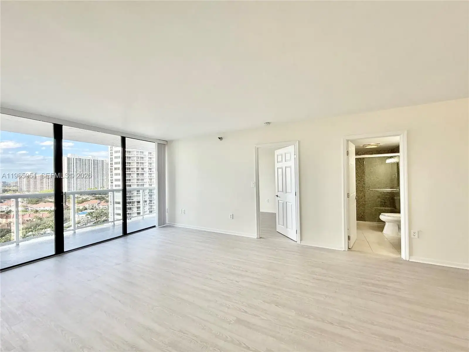 20515 E Country Club Dr # 1642, Aventura FL 33180 photo 3