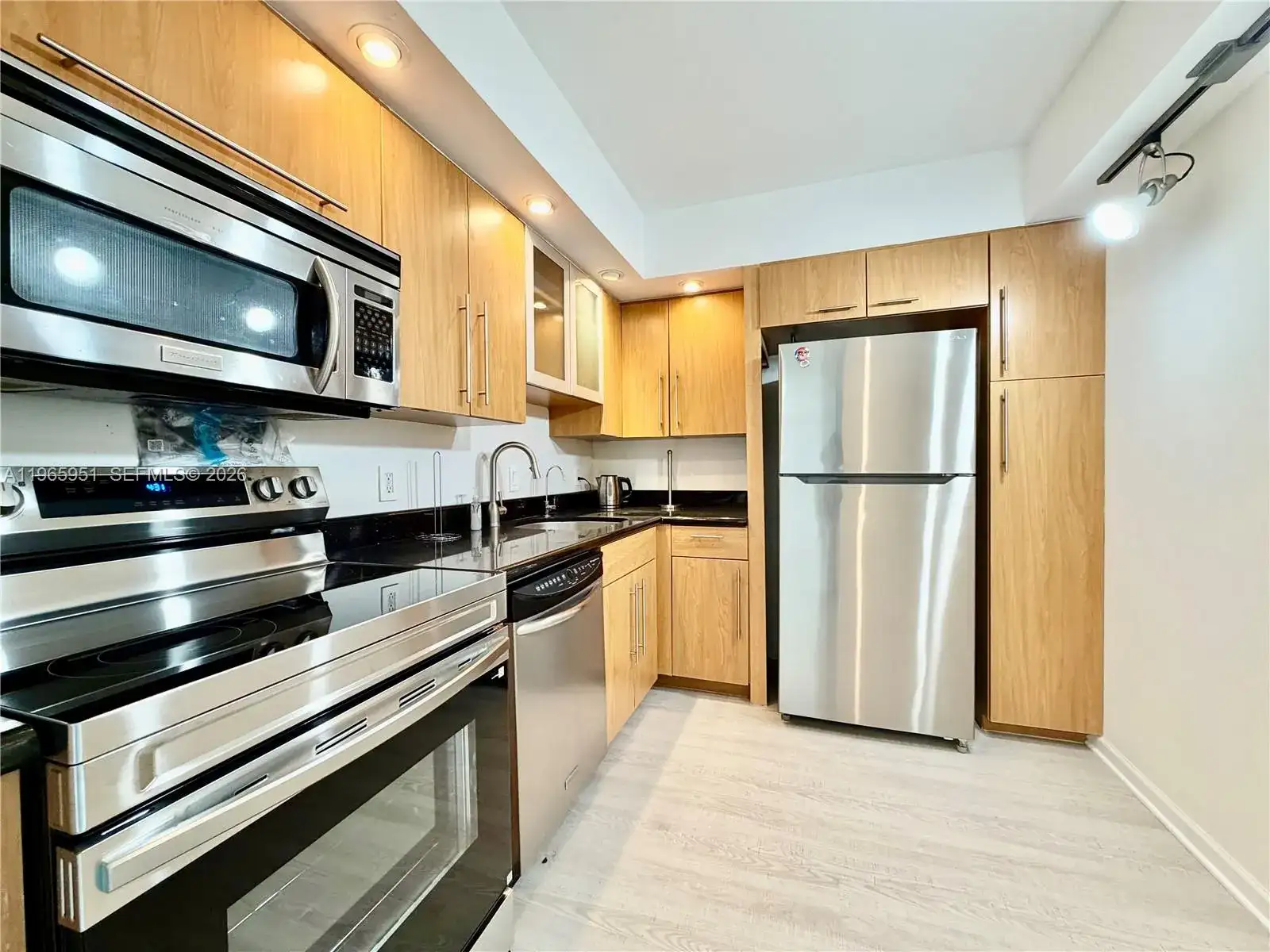 20515 E Country Club Dr # 1642, Aventura FL 33180 photo 4