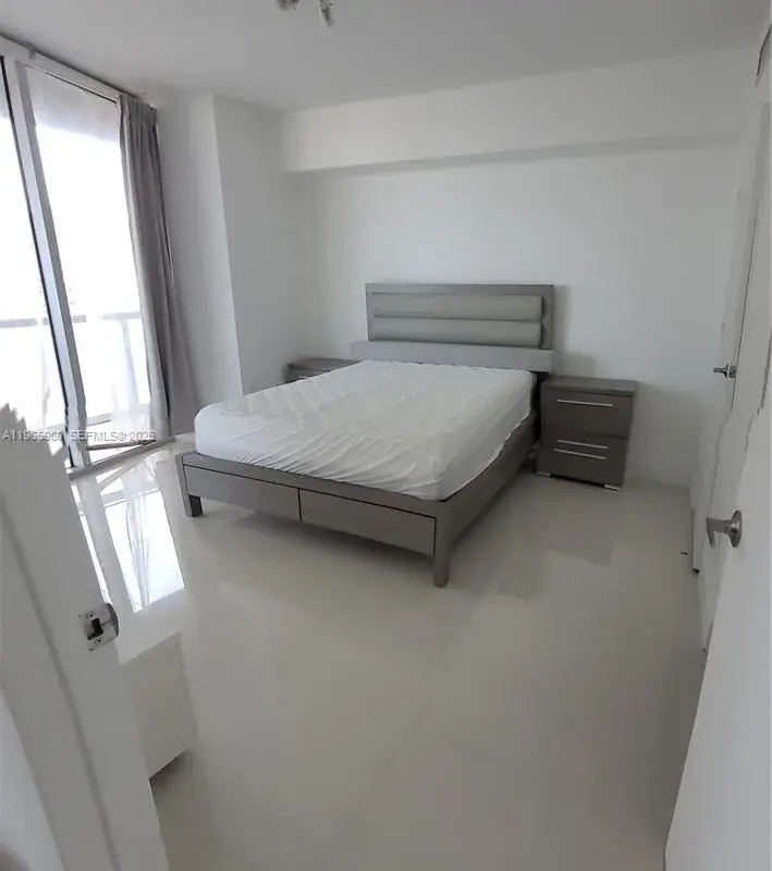 475 Brickell Ave # 3709, Miami FL 33131