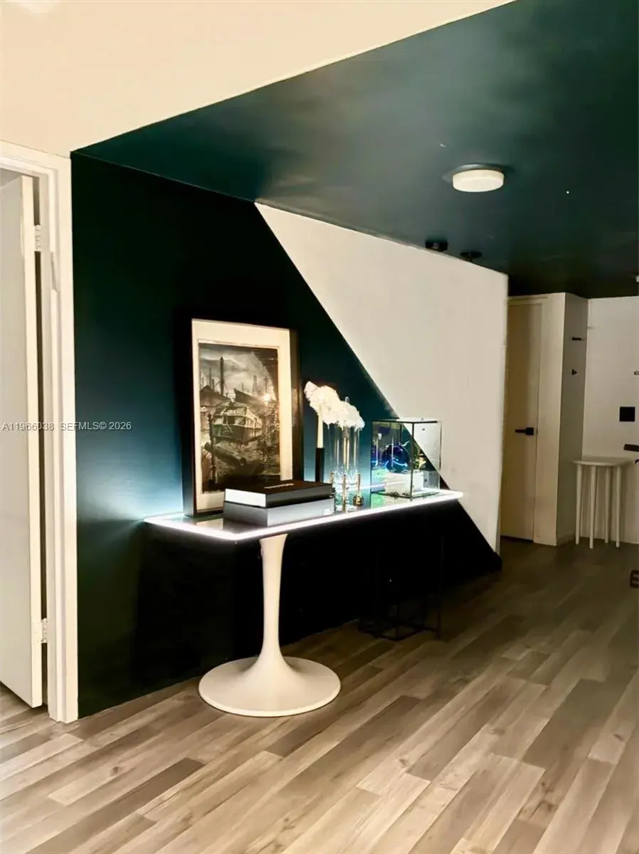 900 Bay Dr # 207, Miami Beach FL 33141
