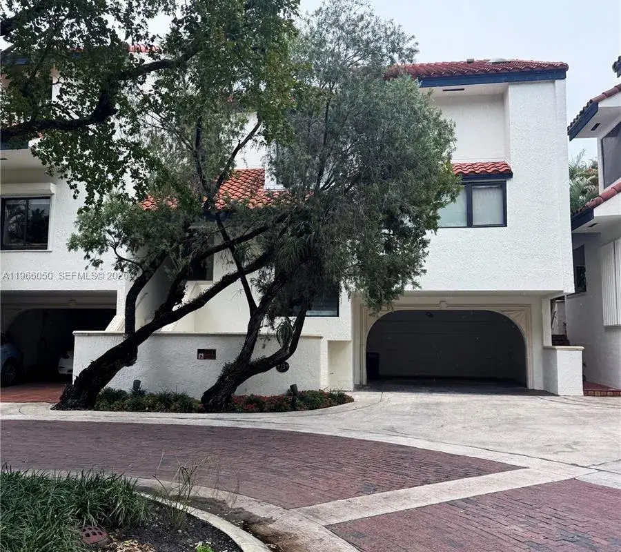 2000 S Bayshore Drive # 13, Miami FL 33133