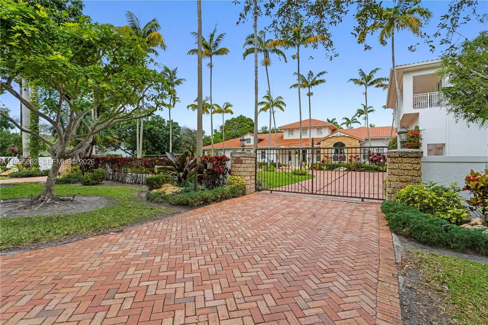 6235 Rolling Road Dr, Pinecrest FL 33156