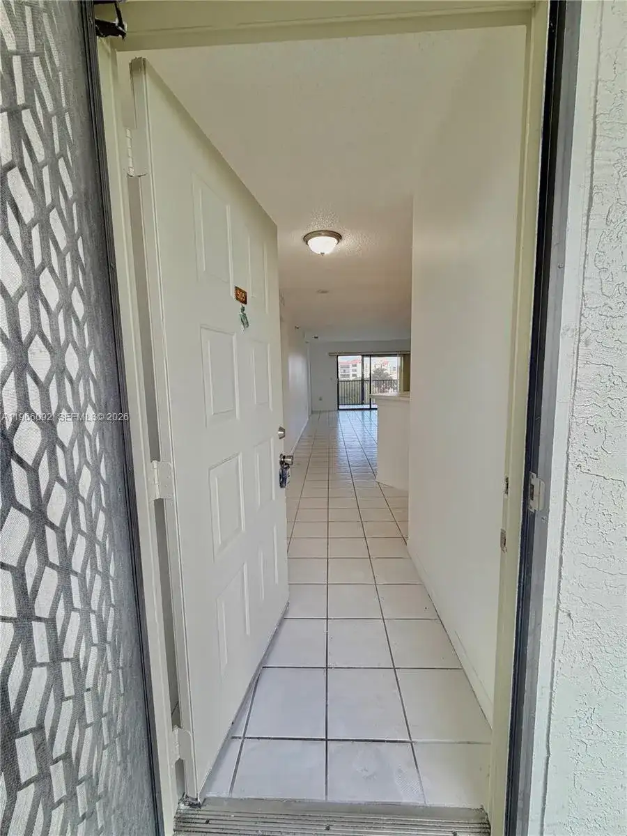 2334 S Cypress Bend Dr # 505, Pompano Beach FL 33069 photo 4