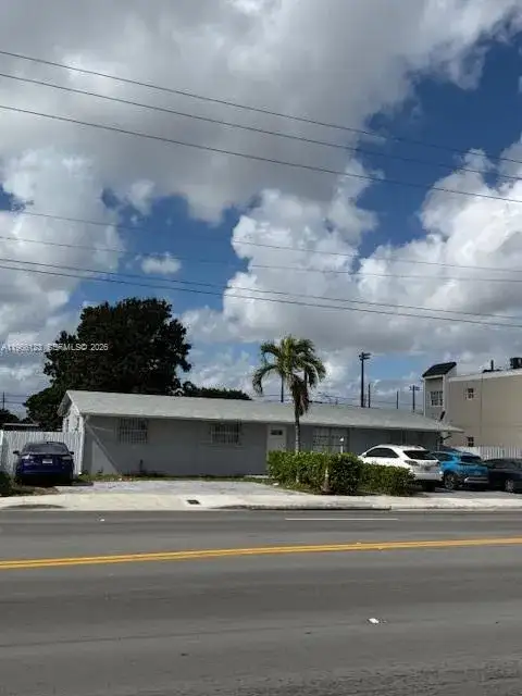 2650 W 8th Ave, Hialeah FL 33010 photo 2
