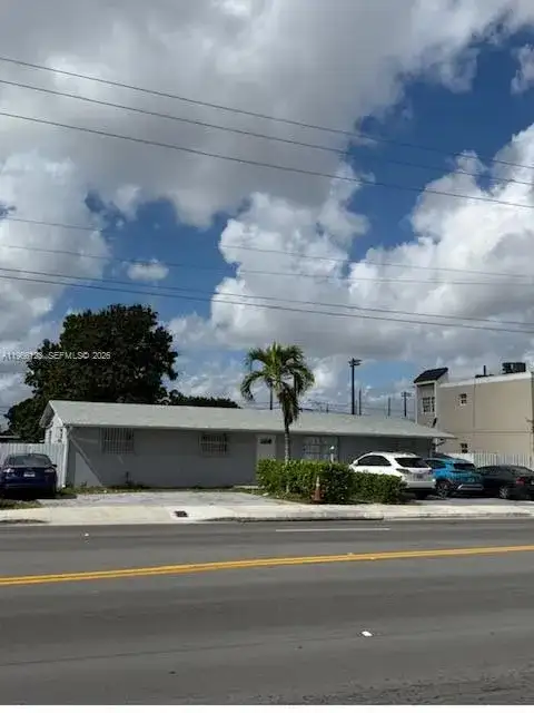2650 W 8th Ave, Hialeah FL 33010 photo 4