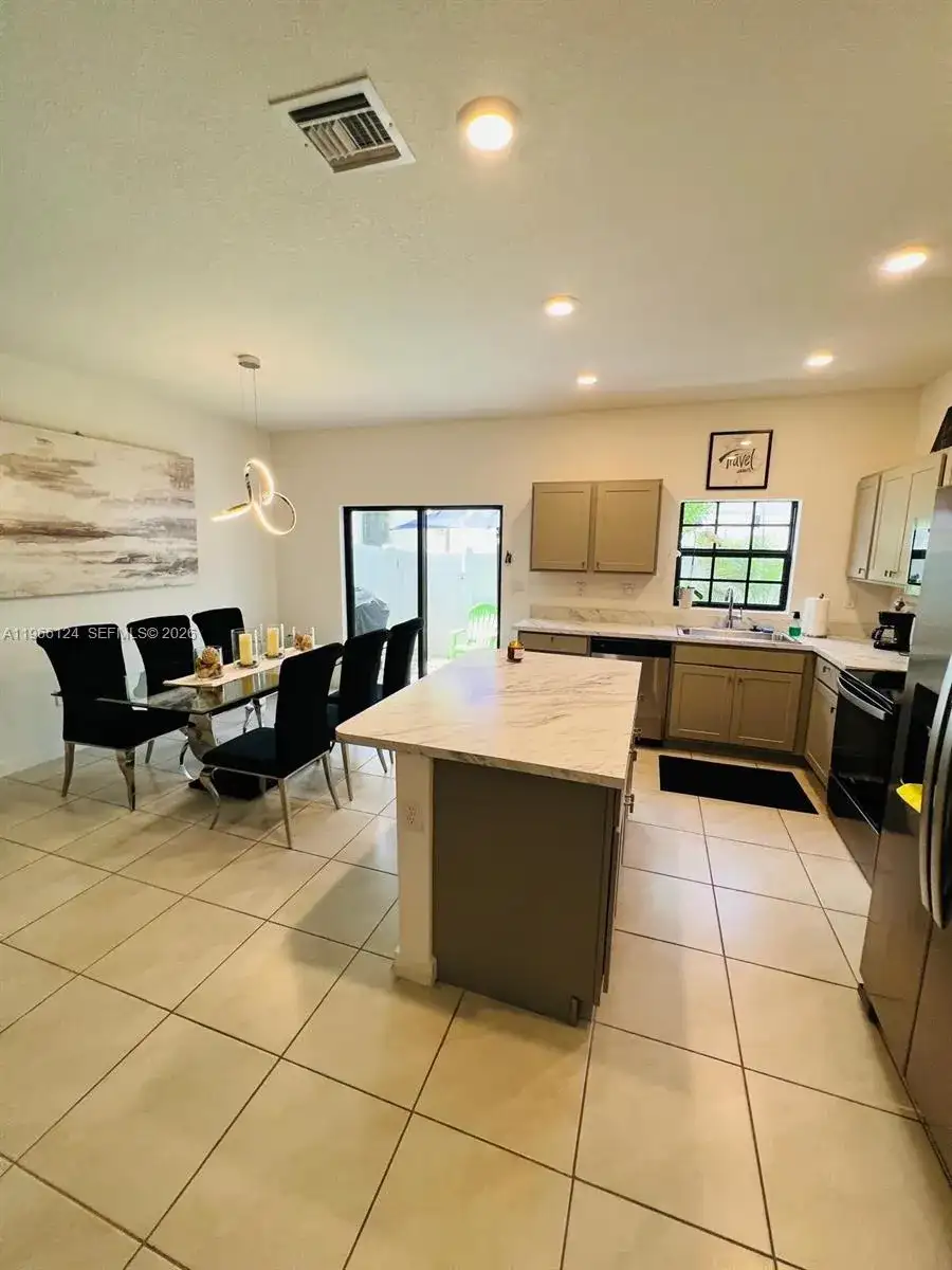 711 SW 11th St, Florida City FL 33034 photo 3