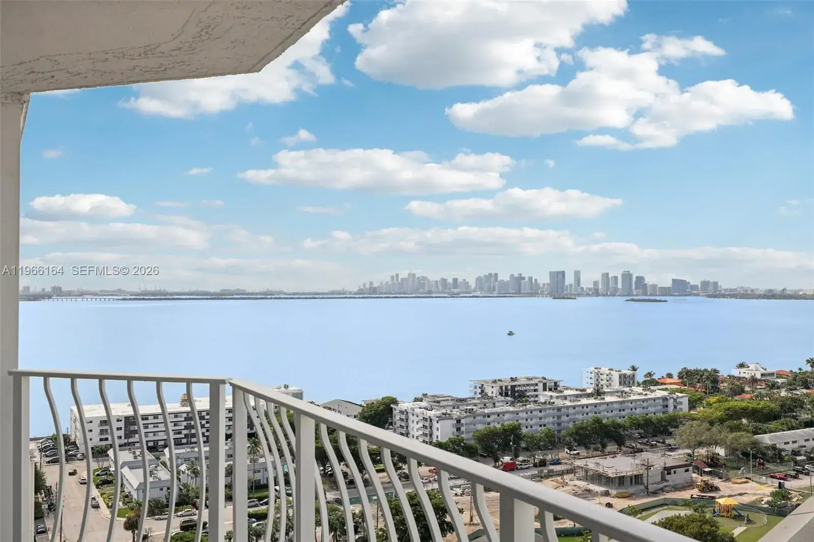 7601 E Treasure Dr # 2305, North Bay Village FL 33141