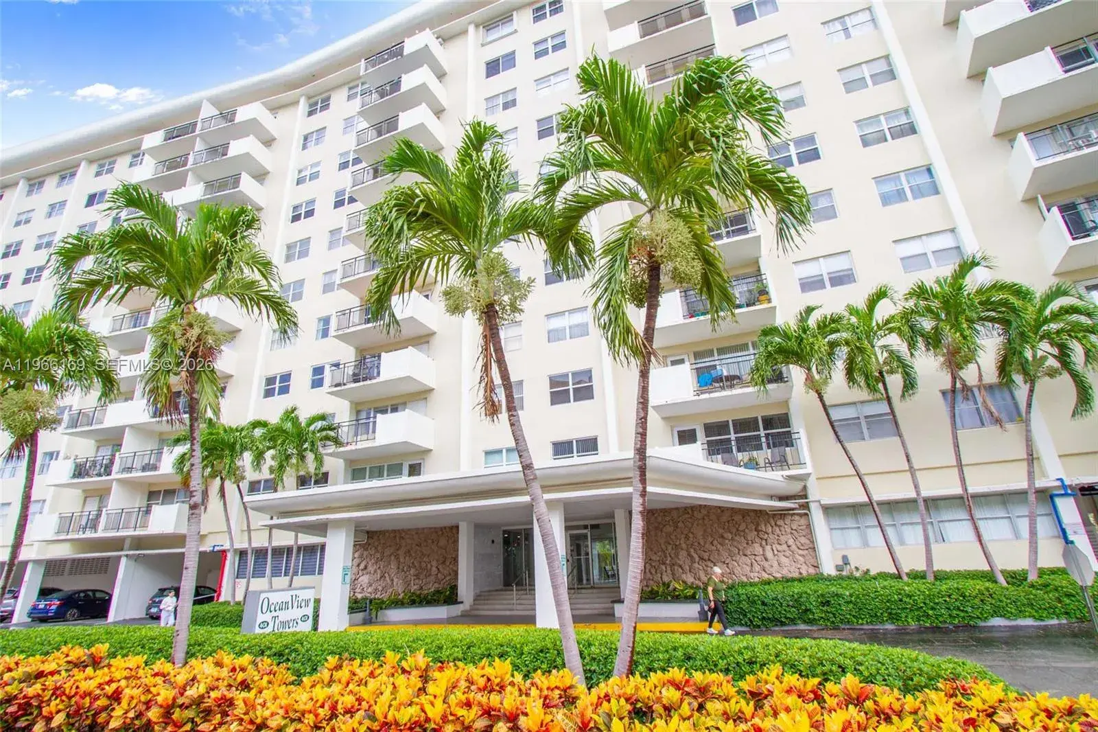 401 Golden Isles Dr # 702, Hallandale Beach FL 33009
