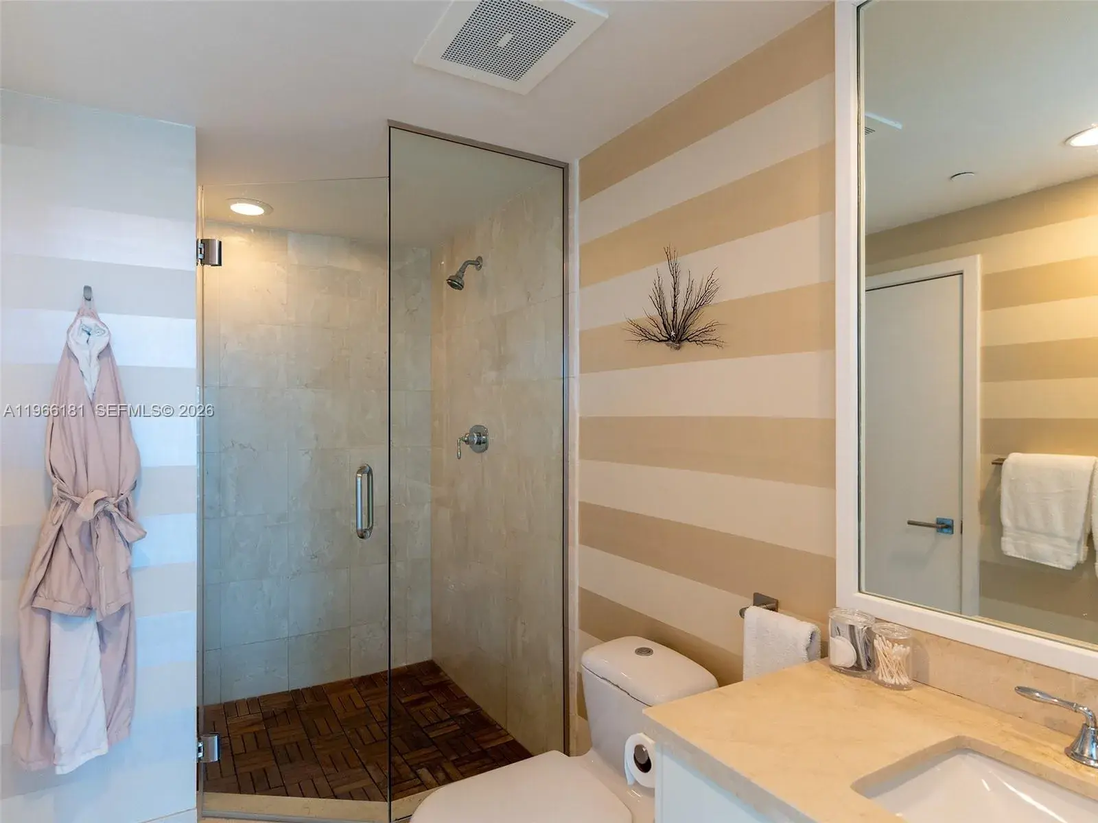 6799 Collins Ave # 704, Miami Beach FL 33141