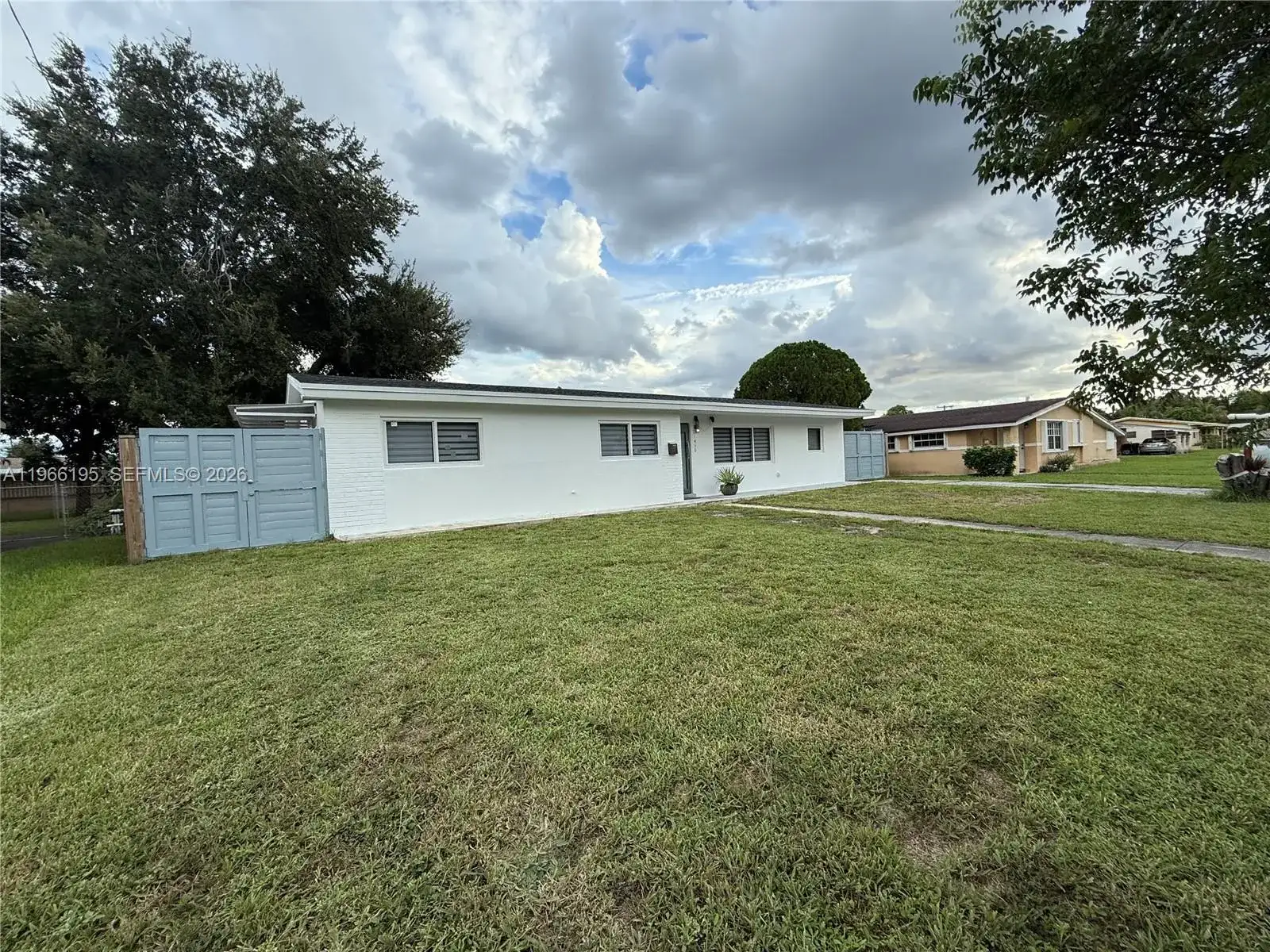 1950 NW 190th Ter, Miami Gardens FL 33056 photo 2
