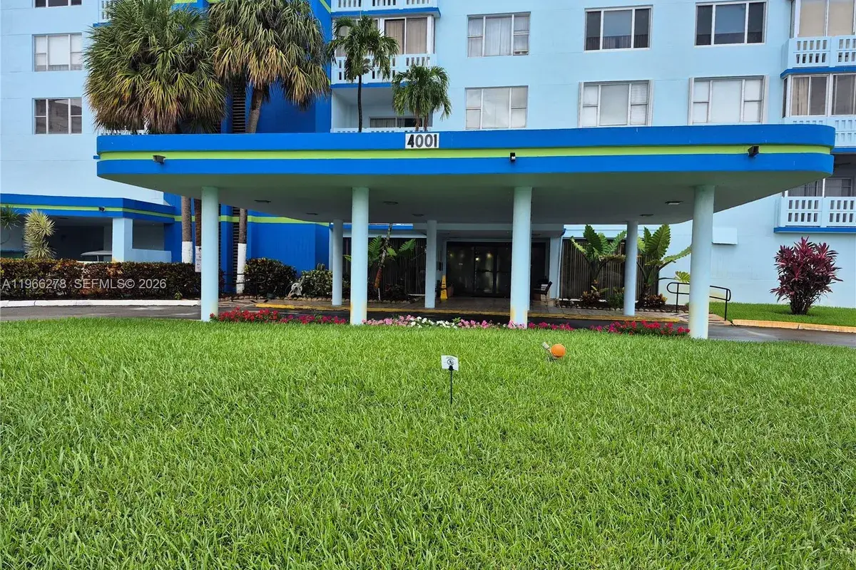 4001 Hillcrest Dr # 416, Hollywood FL 33021