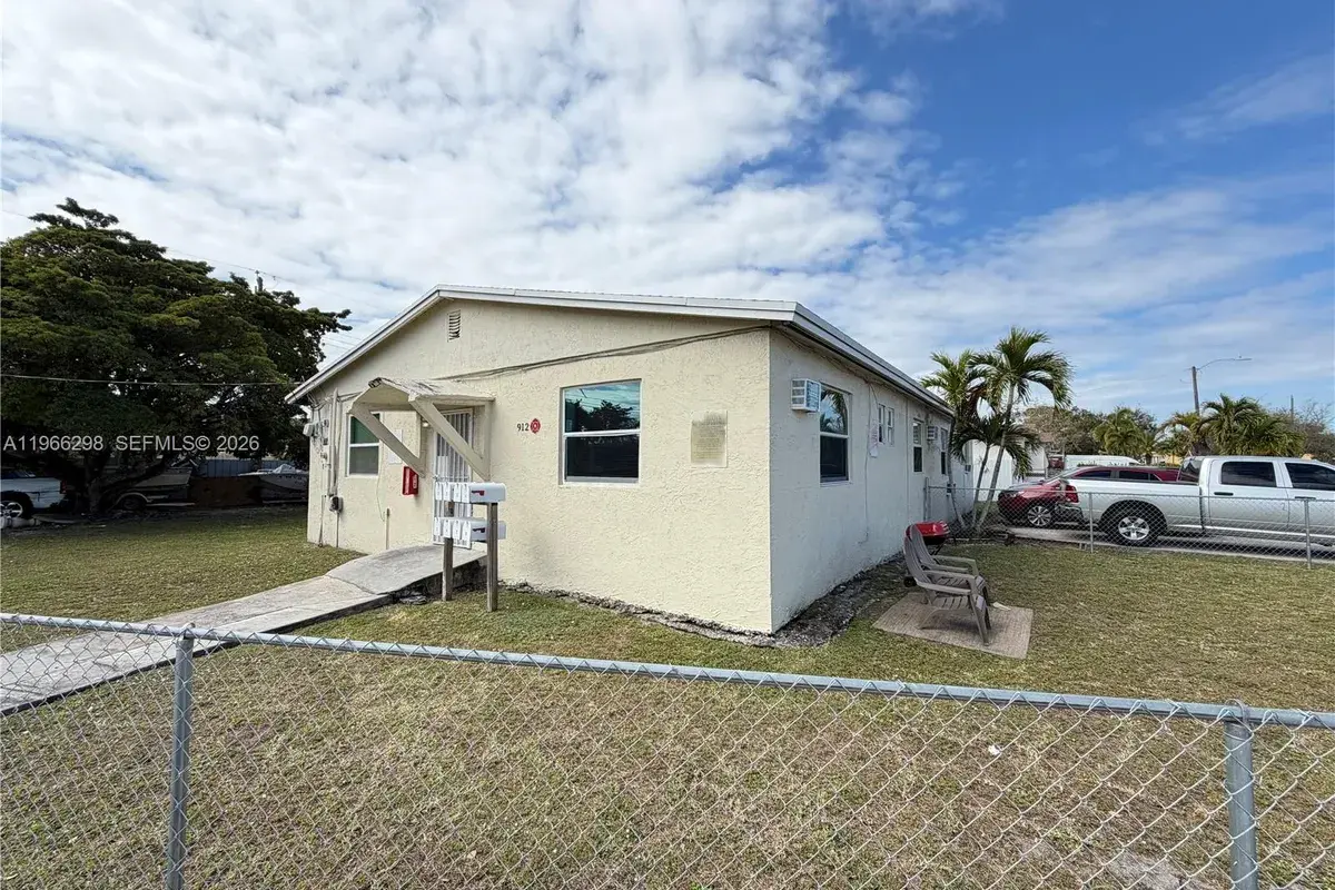 912 NW 9th Ave # 9, Hallandale Beach FL 33009