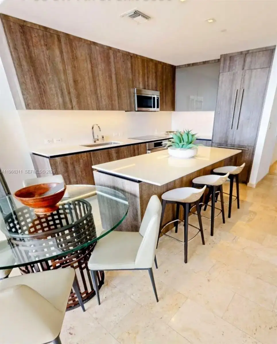88 SW 7th St # 3006, Miami FL 33130 photo 4