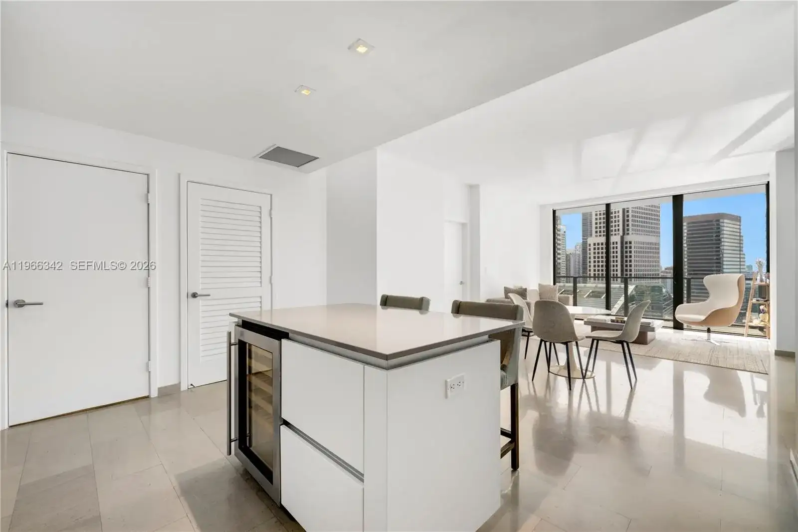 88 SW 7th St # 2105, Miami FL 33130 photo 2