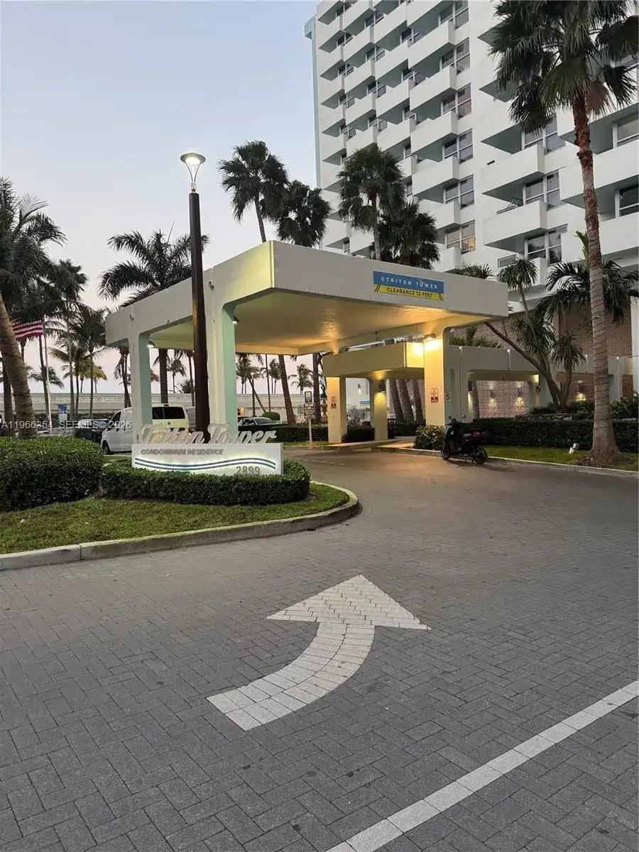 2899 Collins Ave # 936, Miami Beach FL 33140 photo 2