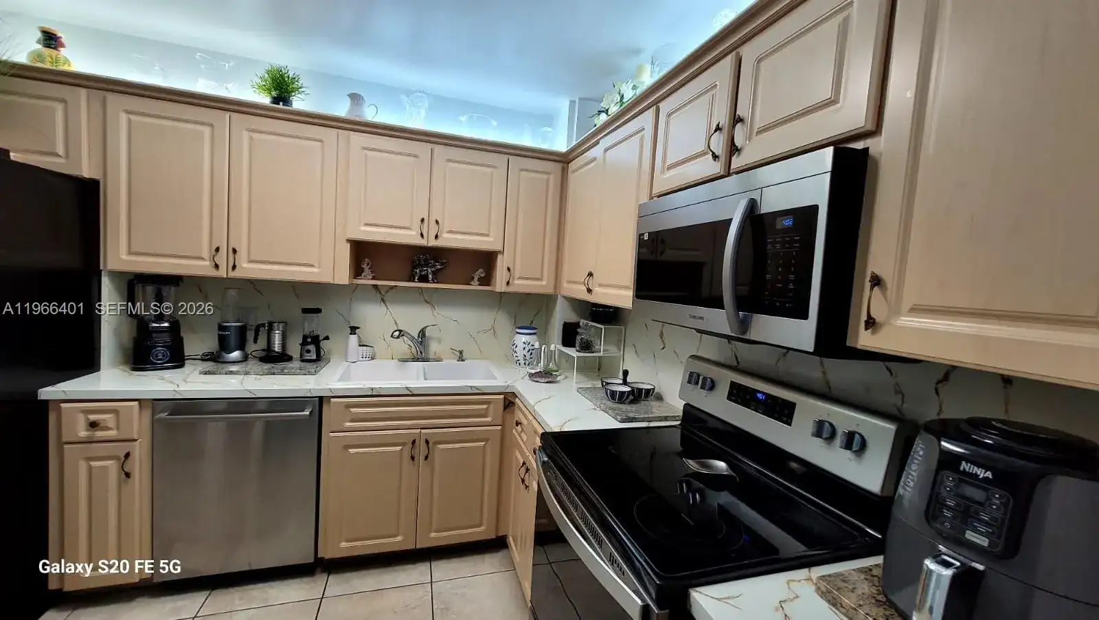 4001 Hillcrest Dr # 705, Hollywood FL 33021 photo 2