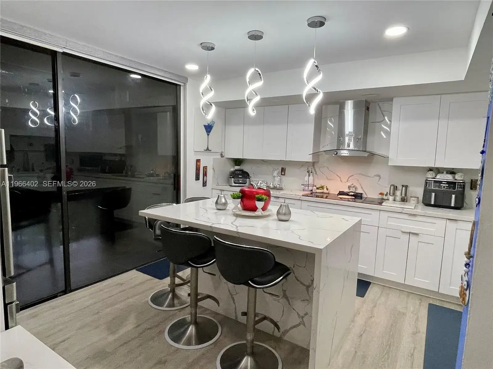 8635 NW 8th St # 311, Miami FL 33126 photo 3