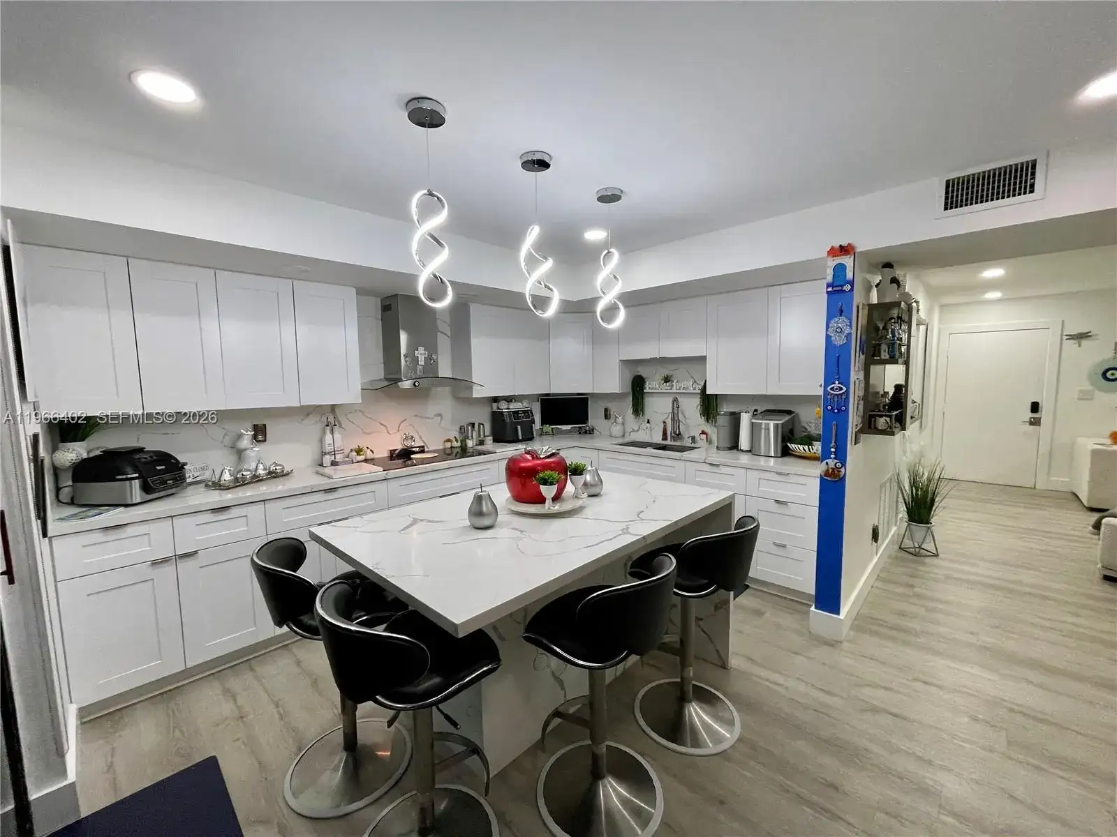 8635 NW 8th St # 311, Miami FL 33126 photo 4