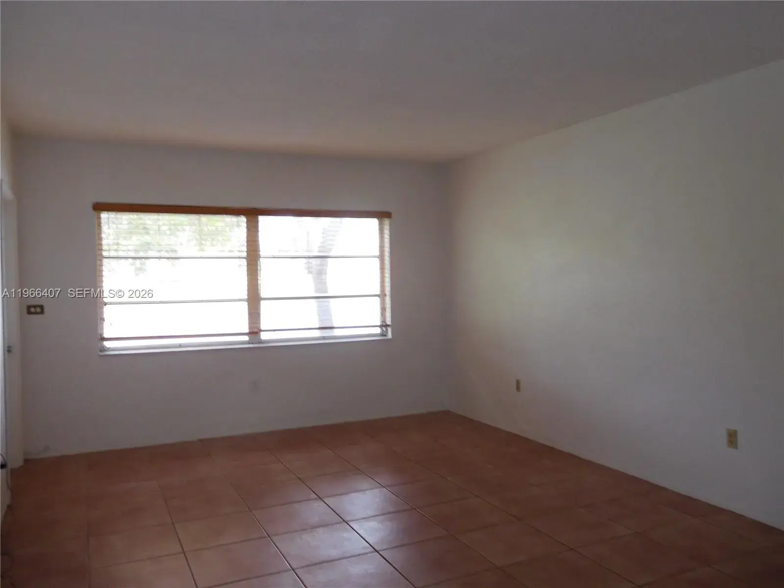 2815 NE 201st Ter # L102, Aventura FL 33180