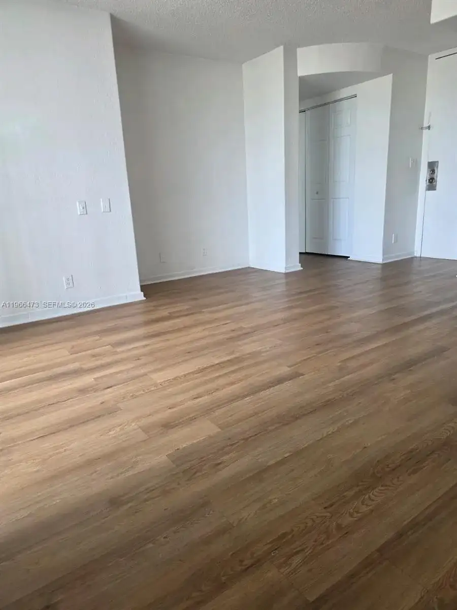 16450 NW 2nd Ave # 214, Miami FL 33169 photo 2