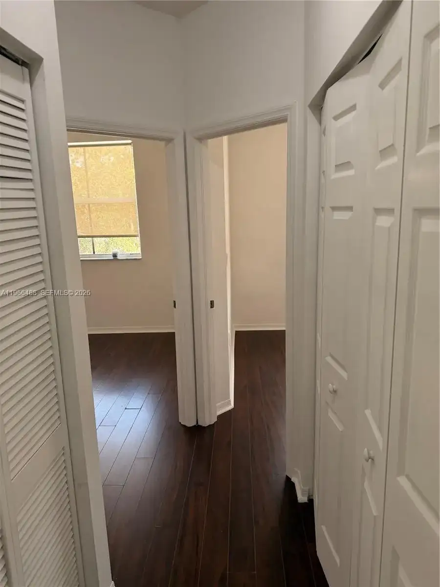 906 SW 143rd ave, Pembroke Pines FL 33027 photo 4