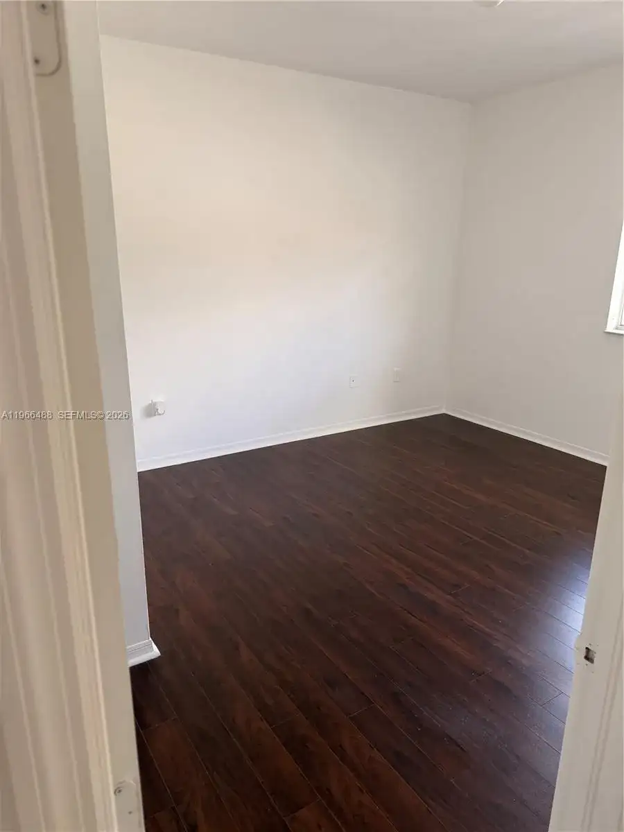 906 SW 143rd ave, Pembroke Pines FL 33027 photo 5