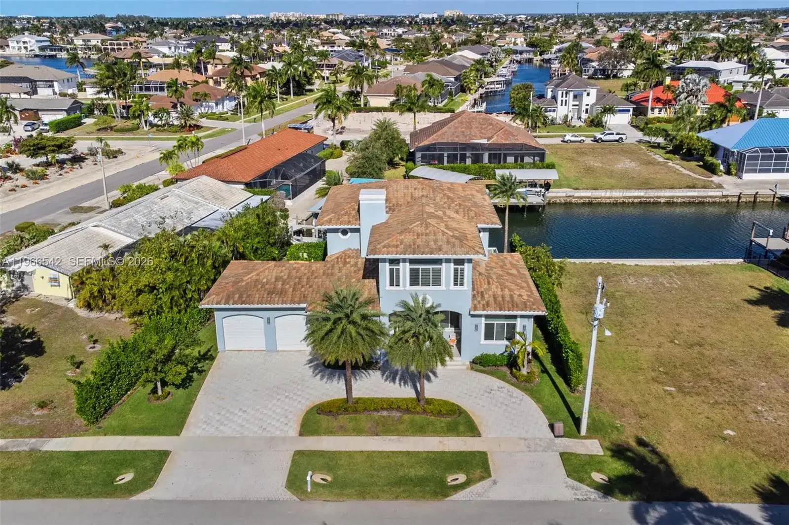 1070 Dana CT, Marco Island FL 34145 photo 4