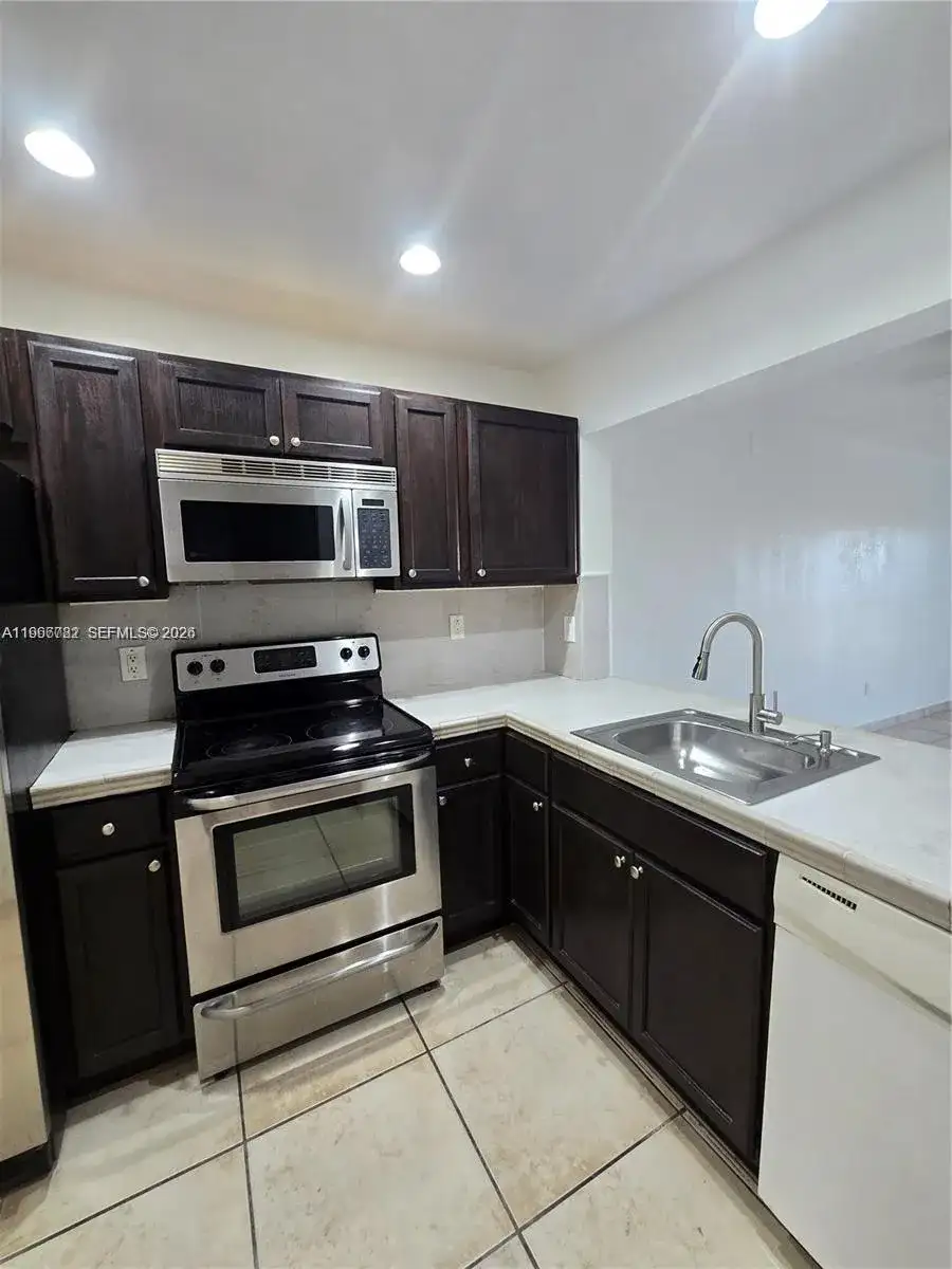 911 NE 209th Ter # 27, Miami FL 33179 photo 2