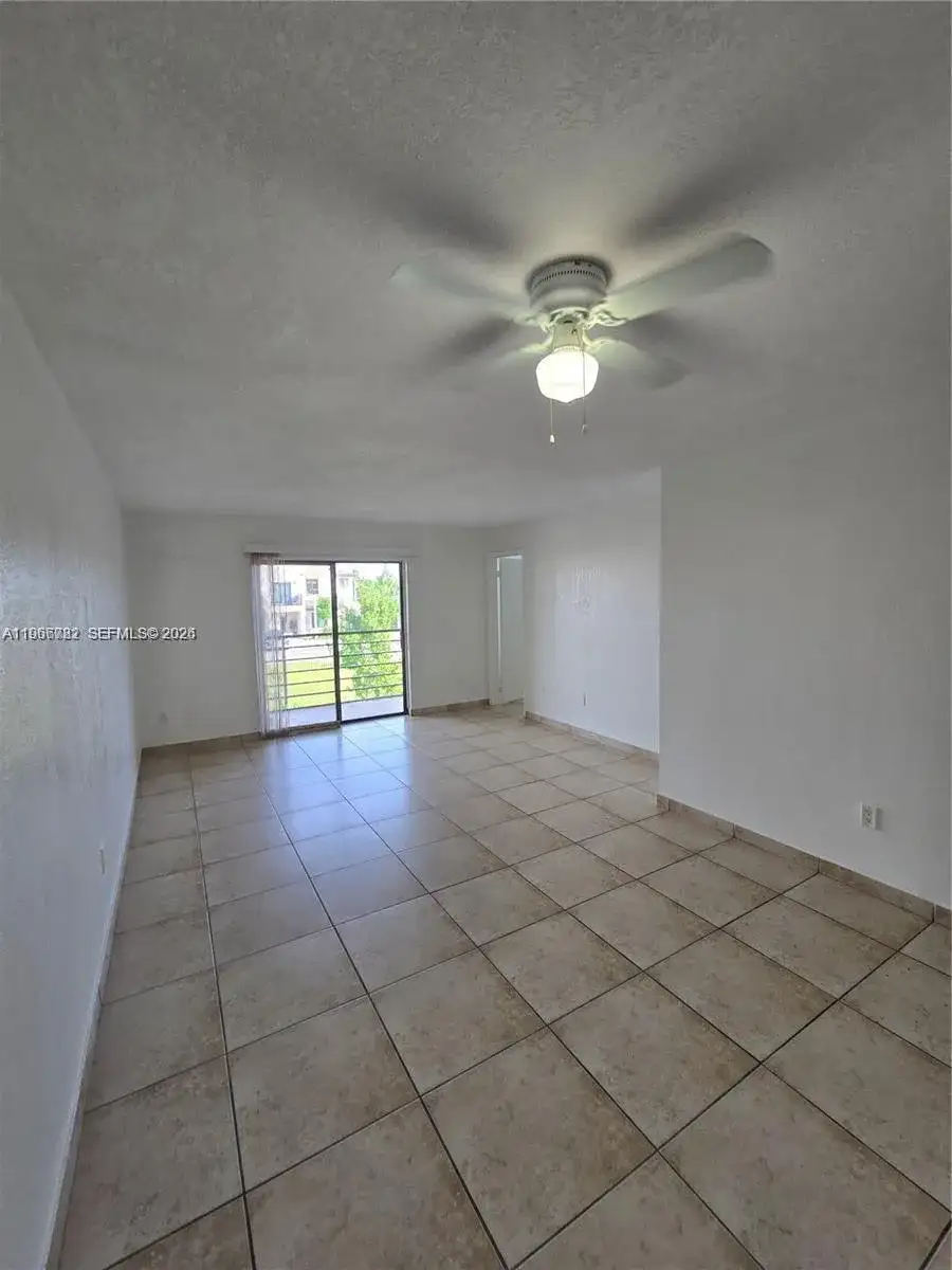 911 NE 209th Ter # 27, Miami FL 33179 photo 4