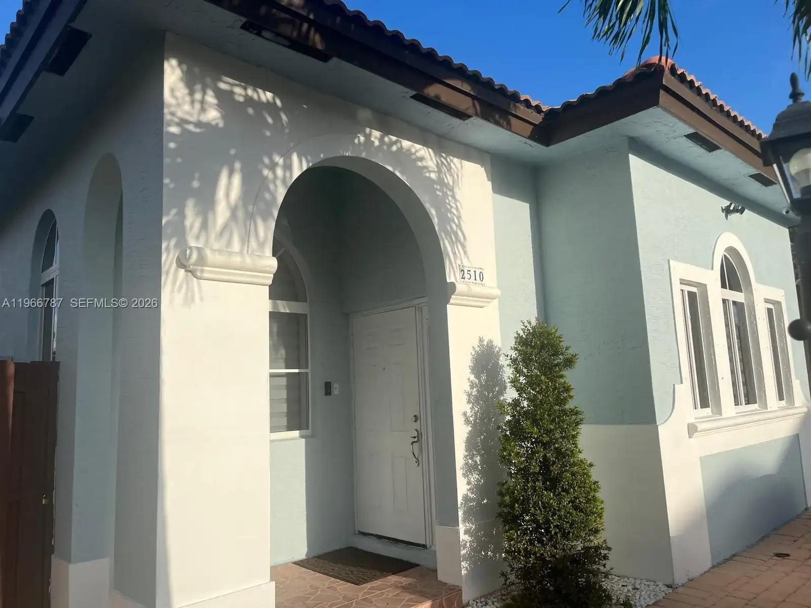 2510 NE 41st Ave, Homestead FL 33033 photo 2