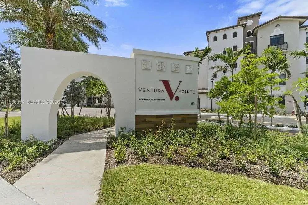 7850 Pasadena Blvd # A1, Pembroke Pines FL 33024