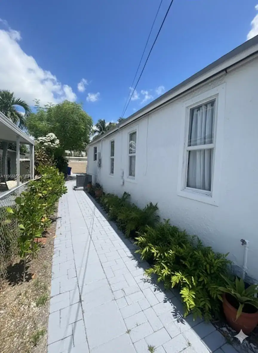 81 NW 44th St, Miami FL 33127 photo 2