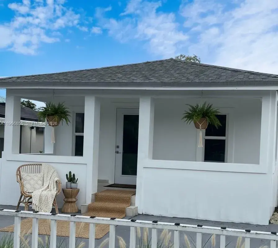 81 NW 44th St, Miami FL 33127