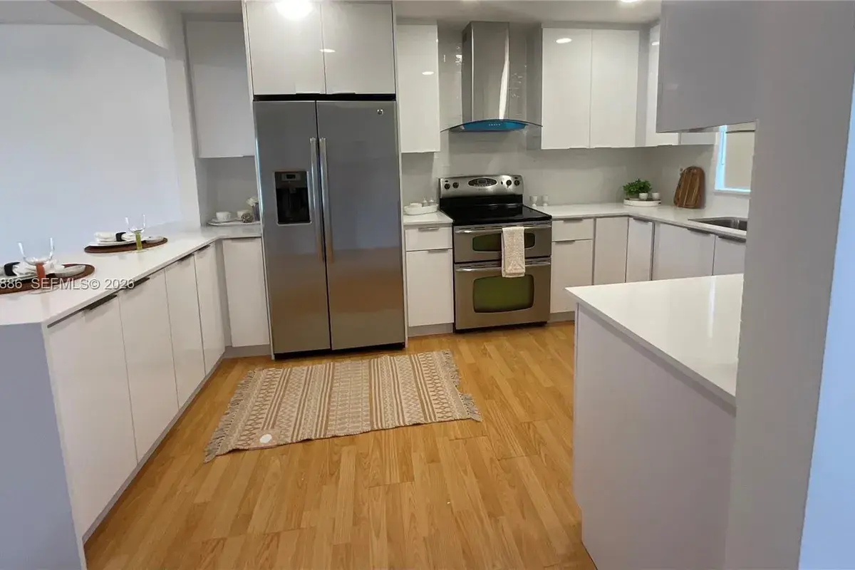 9481 Sunrise Lakes Blvd # 302, Sunrise FL 33322