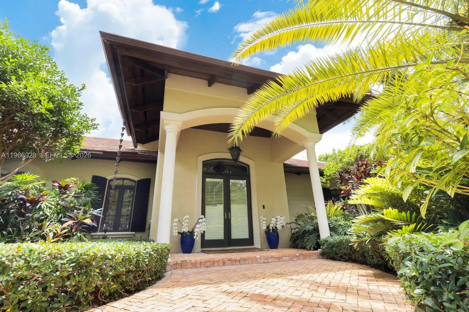 10601 SW 72nd Ct, Pinecrest FL 33156 photo 2