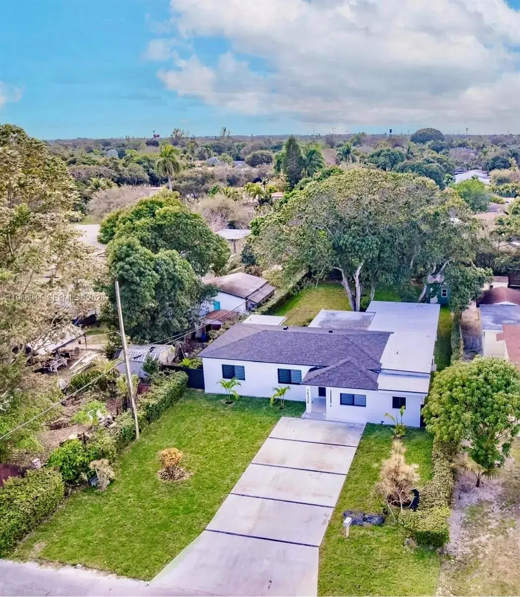 14324 Garden Dr, Miami FL 33168