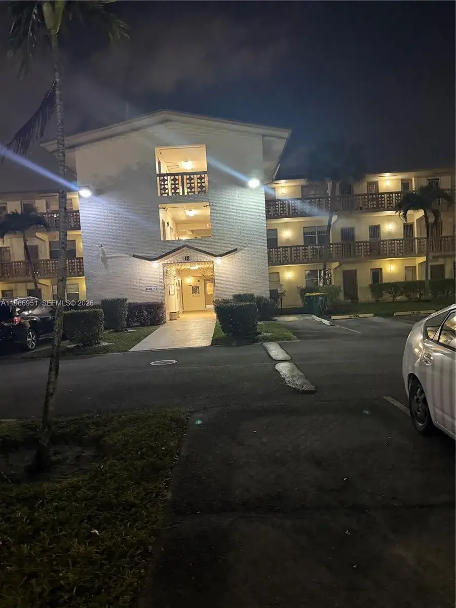 NE 14TH AVE 16790 # 109, North Miami Beach FL 33162