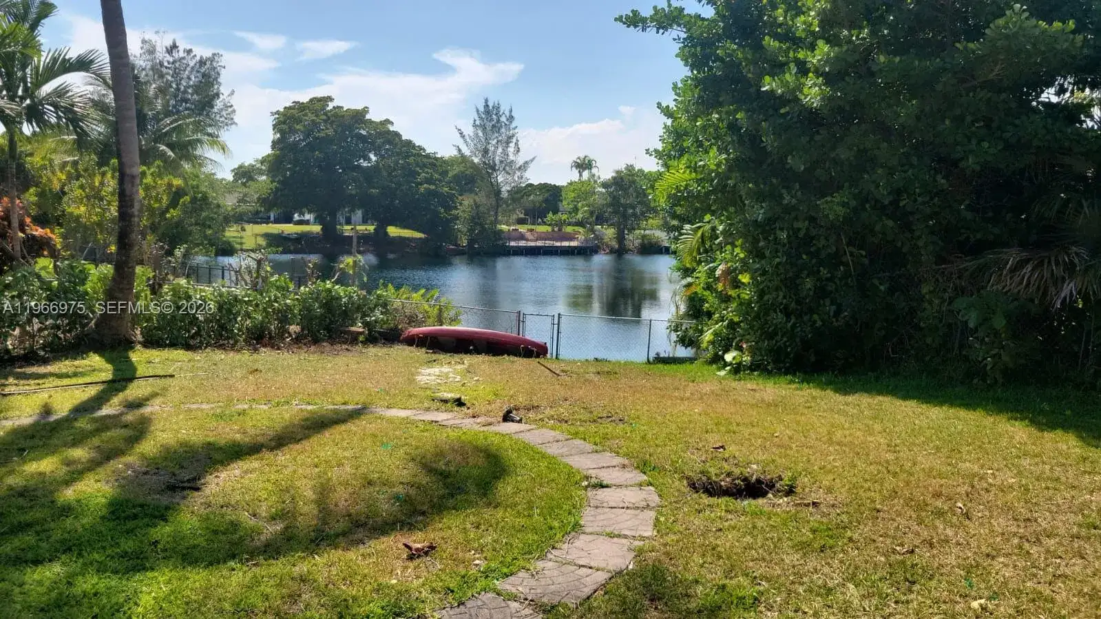 19710 NE 23rd Ave, Miami FL 33180 photo 2