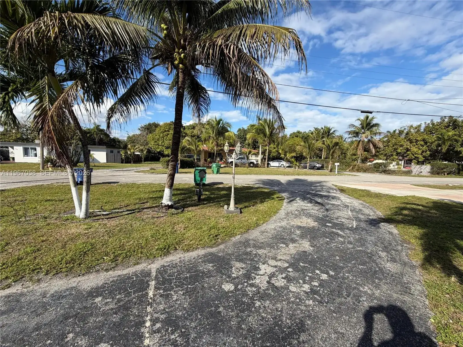 150 NE 164th St, Miami FL 33162 photo 2
