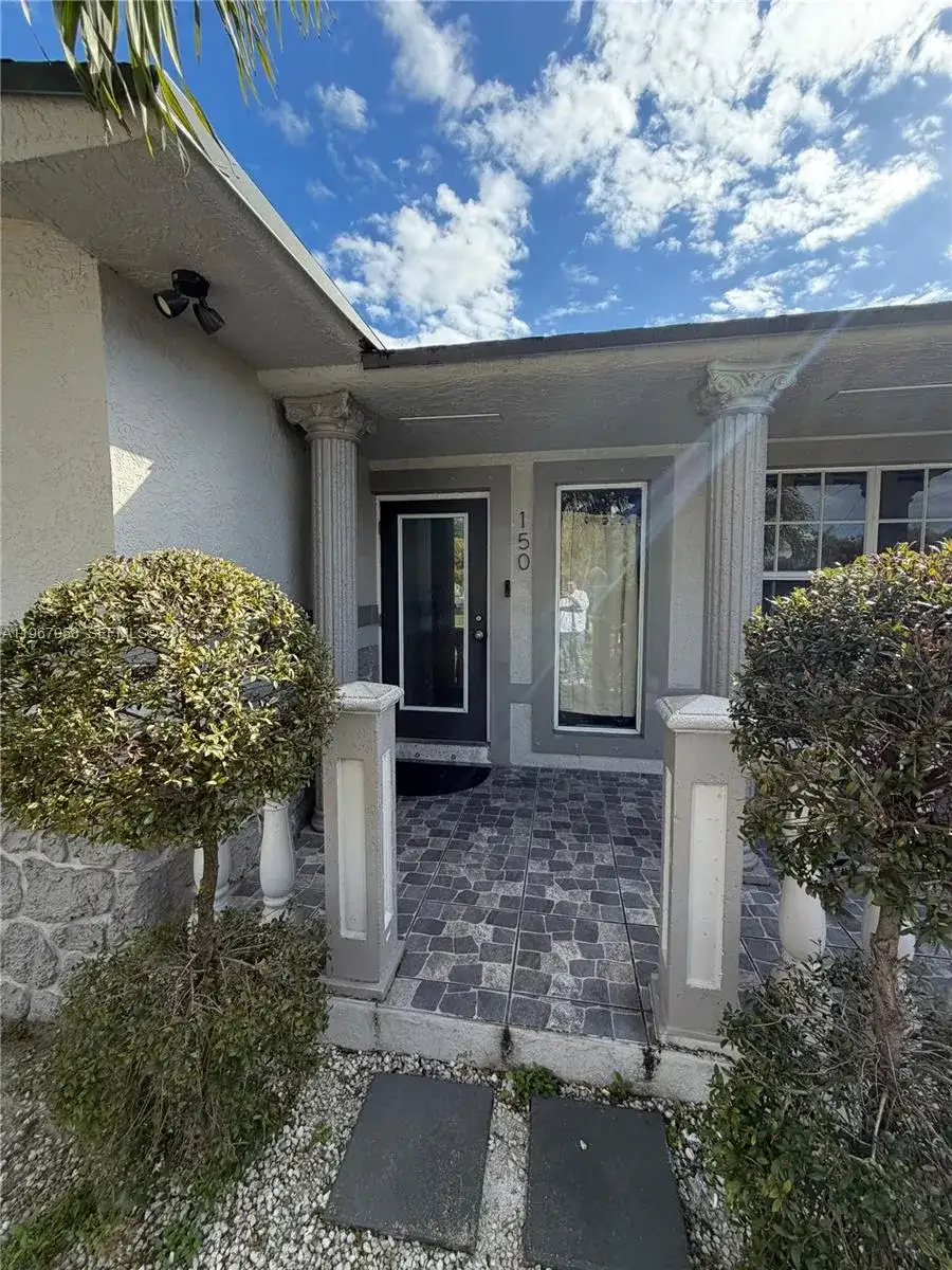 150 NE 164th St, Miami FL 33162 photo 3