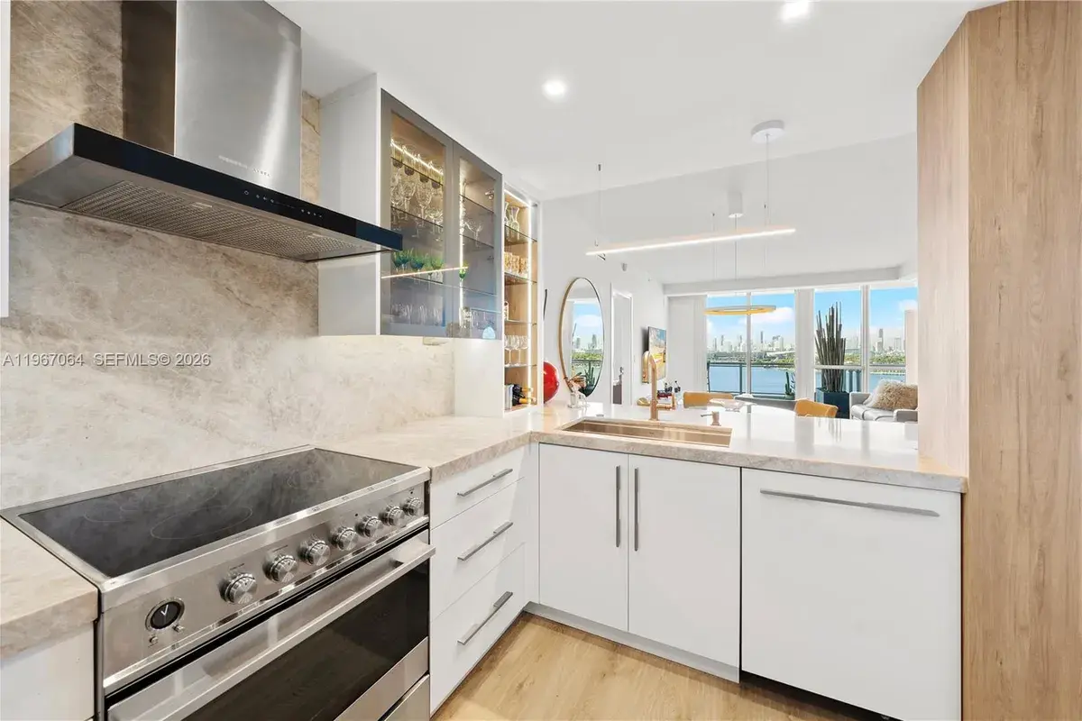 540 West Ave # 911, Miami Beach FL 33139