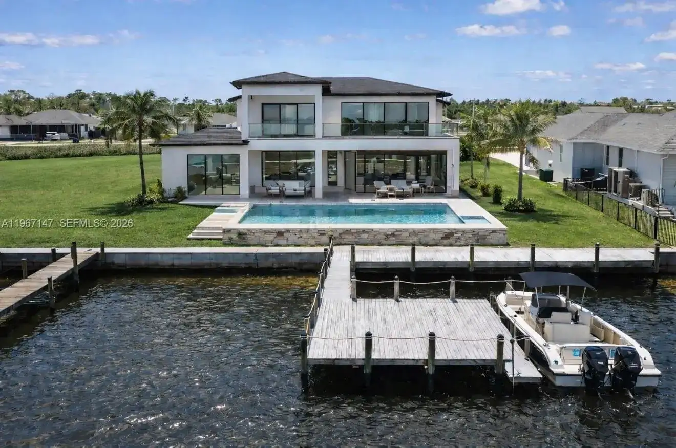4323 NW 39th St, Cape Coral FL 33993 photo 2