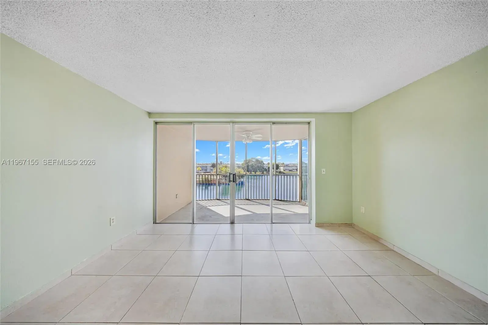 1750 NE 191st St # 4, Miami FL 33179