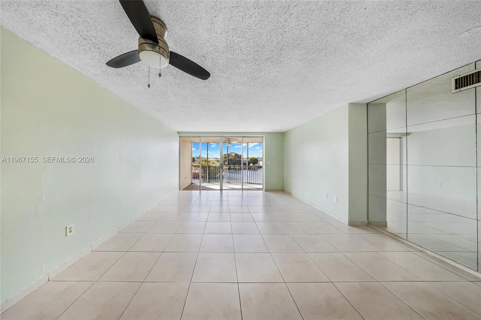 1750 NE 191st St # 4, Miami FL 33179