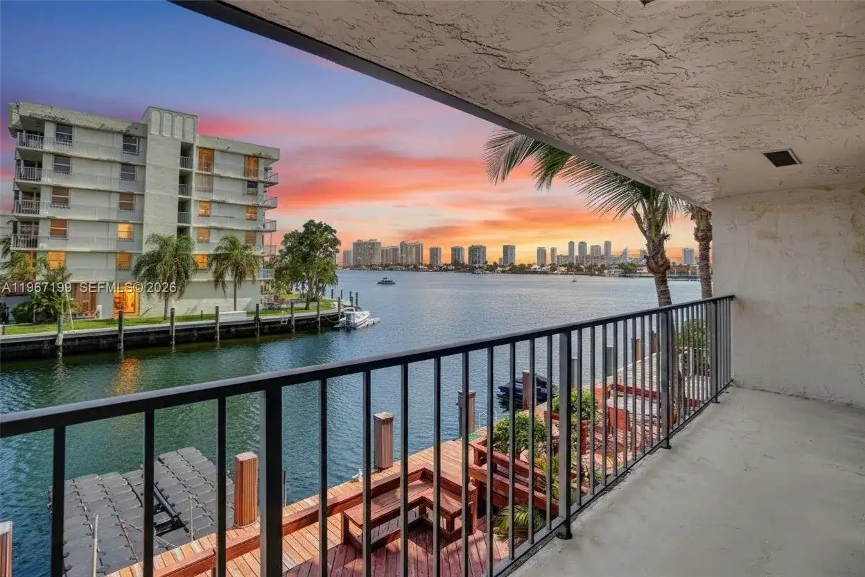 2689 NE 165th St # 56, North Miami Beach FL 33160 photo 2