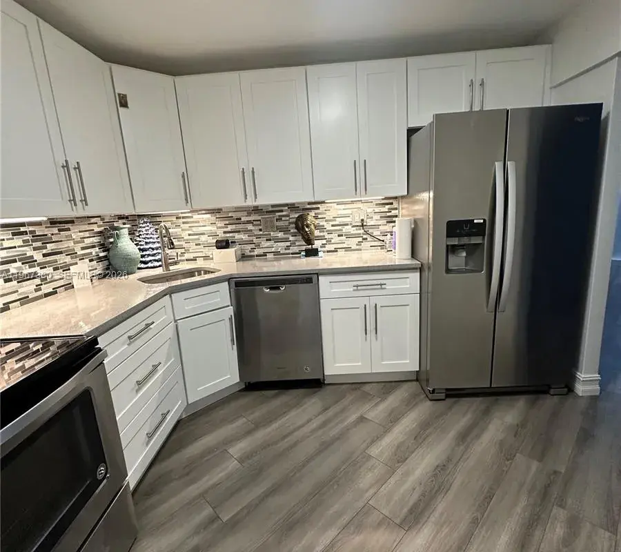 2750 NE 183rd St, Aventura FL 33160