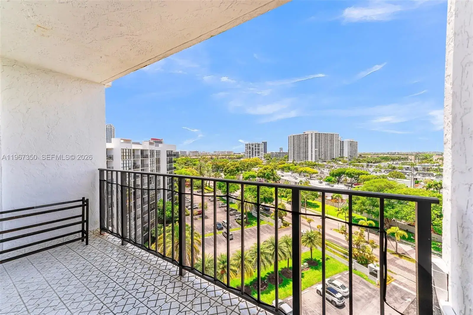 800 Parkview Dr # 1007, Hallandale Beach FL 33009
