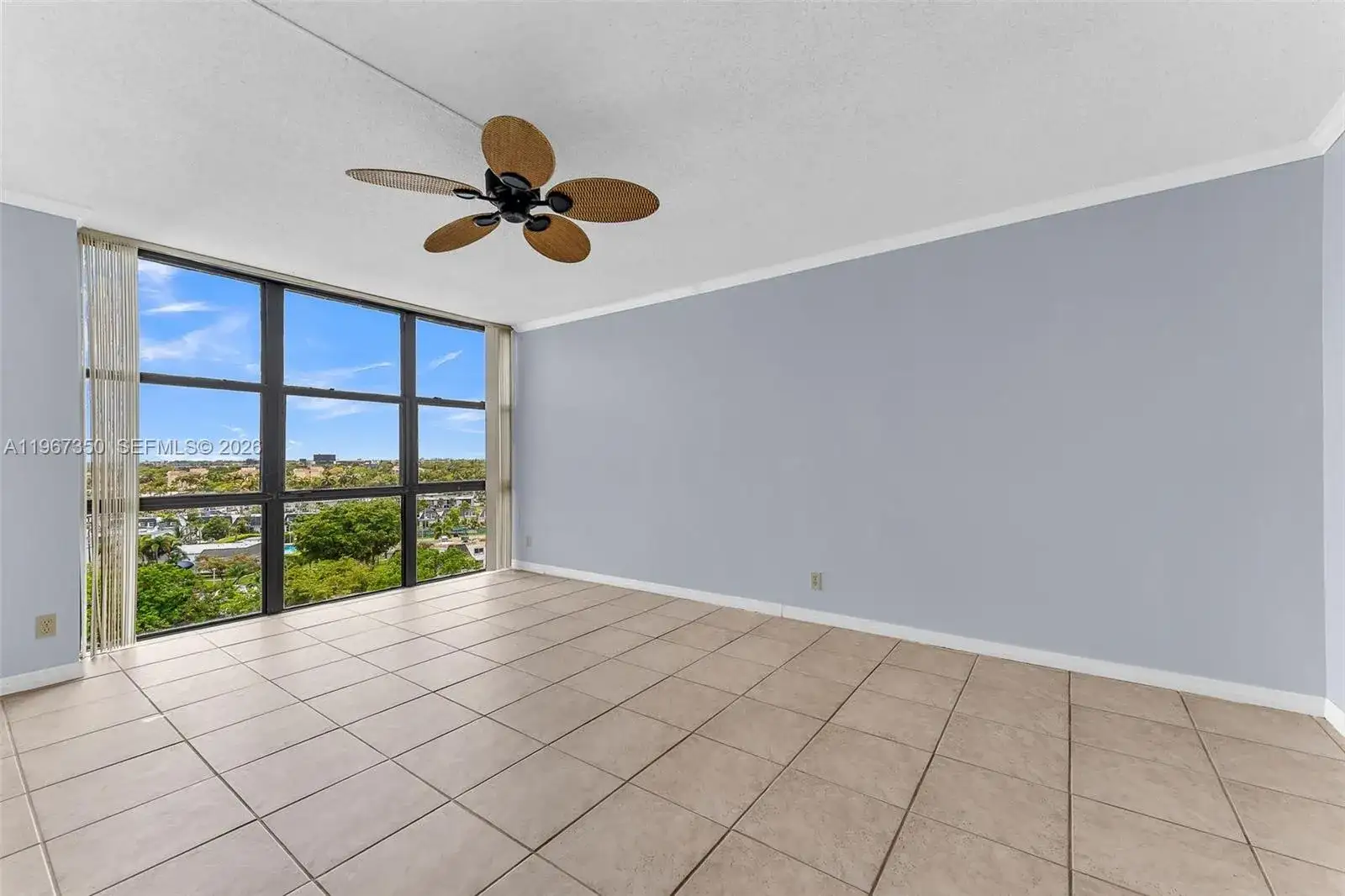 800 Parkview Dr # 1007, Hallandale Beach FL 33009 photo 4