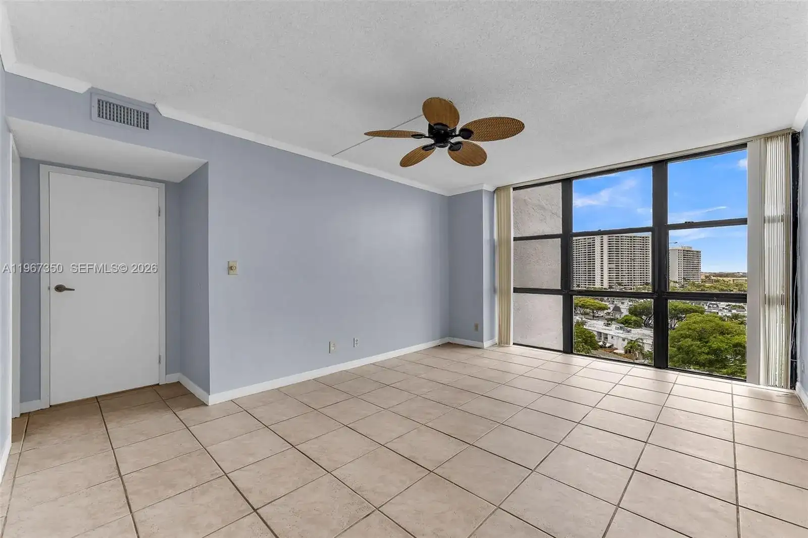800 Parkview Dr # 1007, Hallandale Beach FL 33009 photo 5