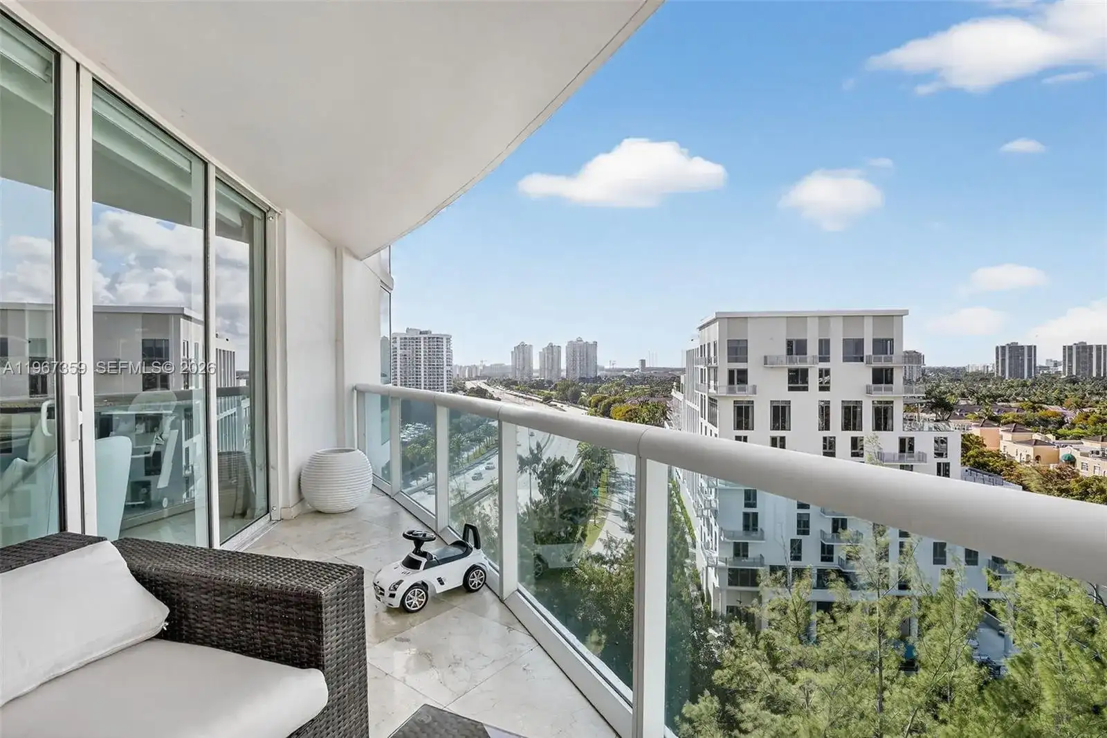 19400 Turnberry Way # 1012, Aventura FL 33180 photo 2
